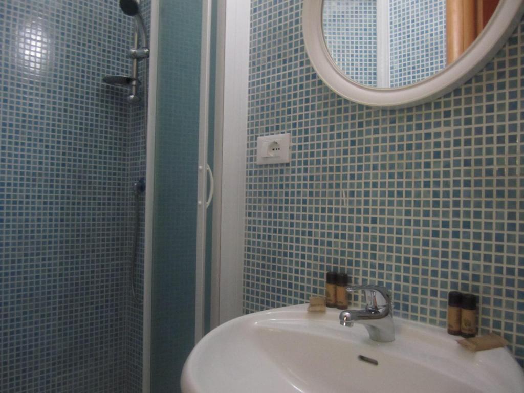 Standard Double or Twin Room Private Bathroom,11596645:JPEG