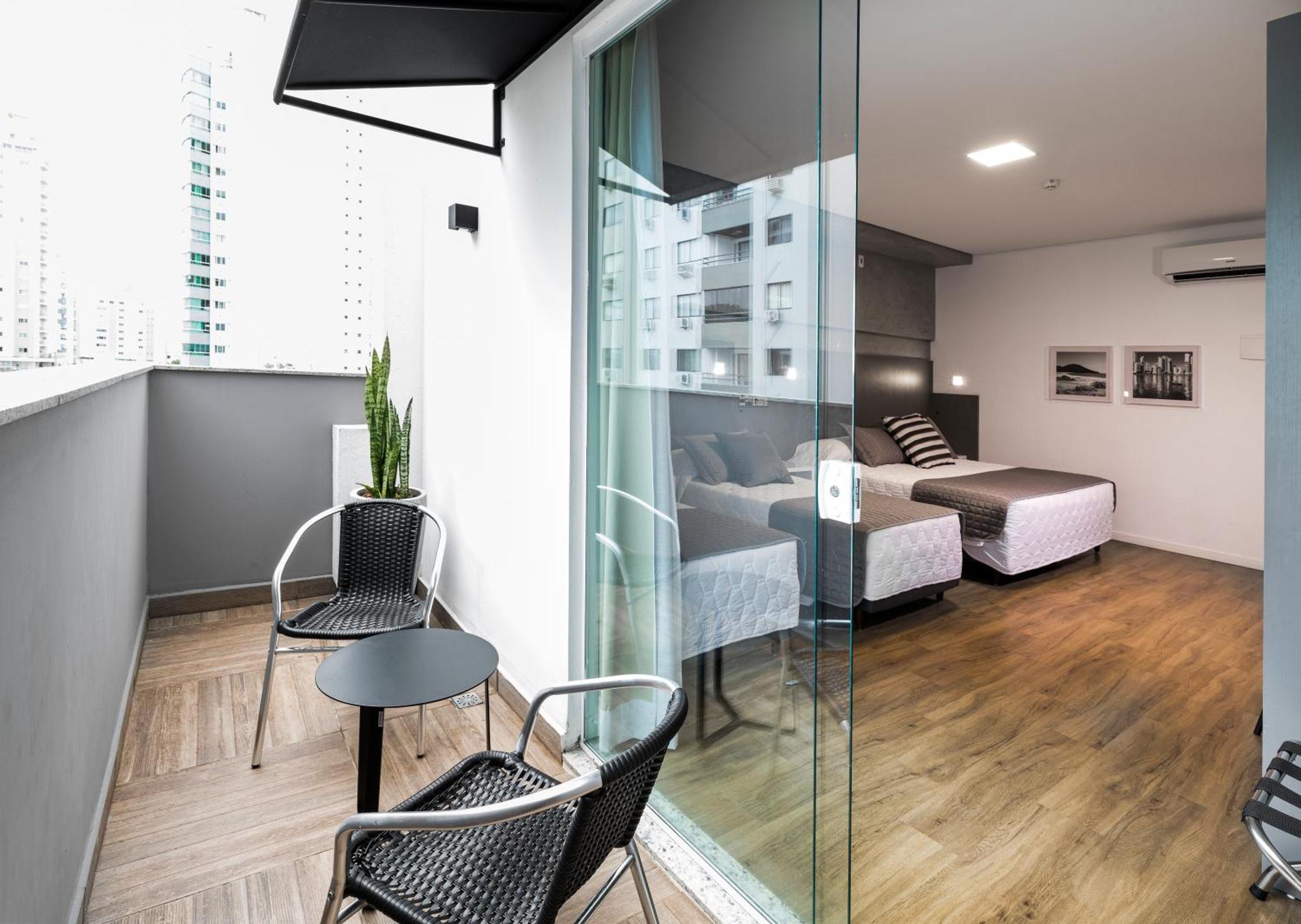 Habitación Cuádruple con balcón