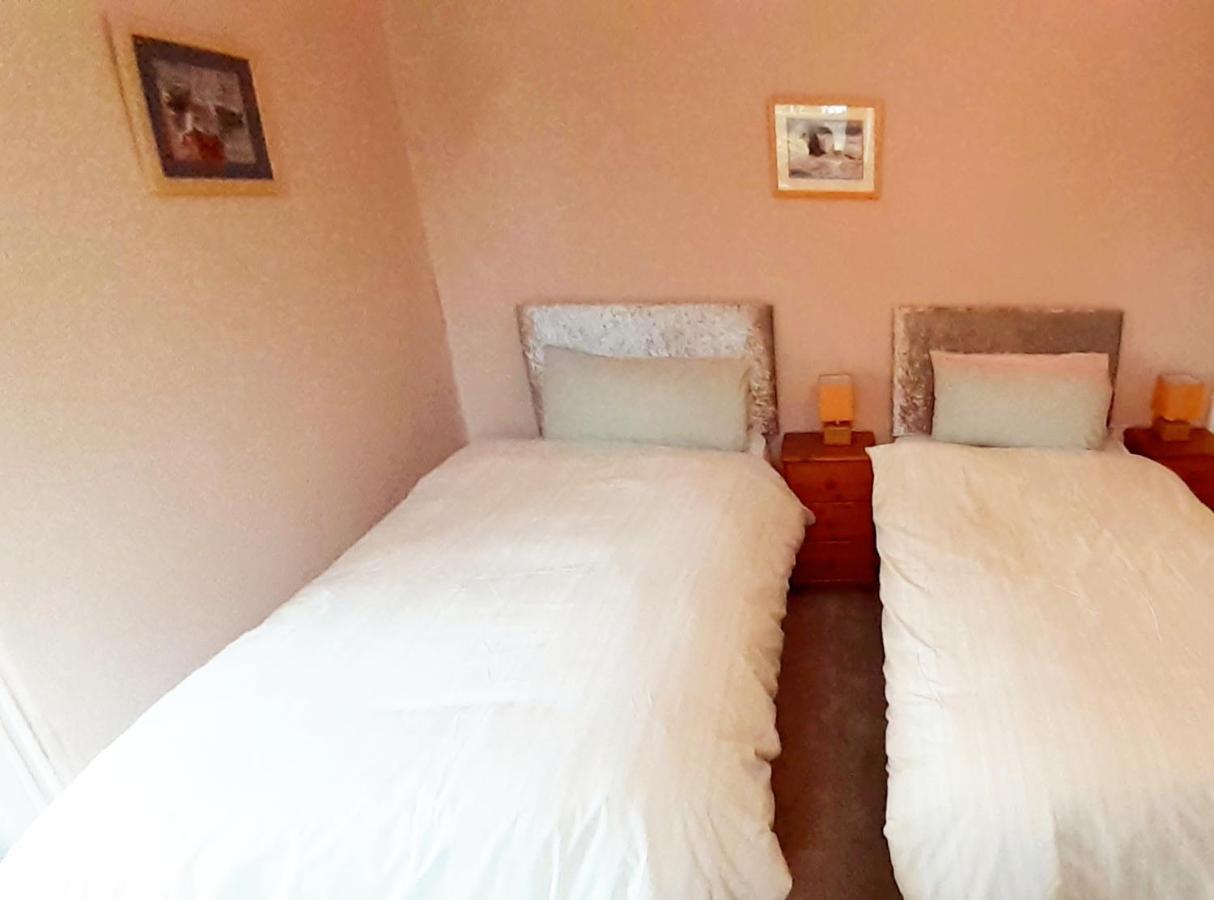 Twin Room with Shared Bathroom