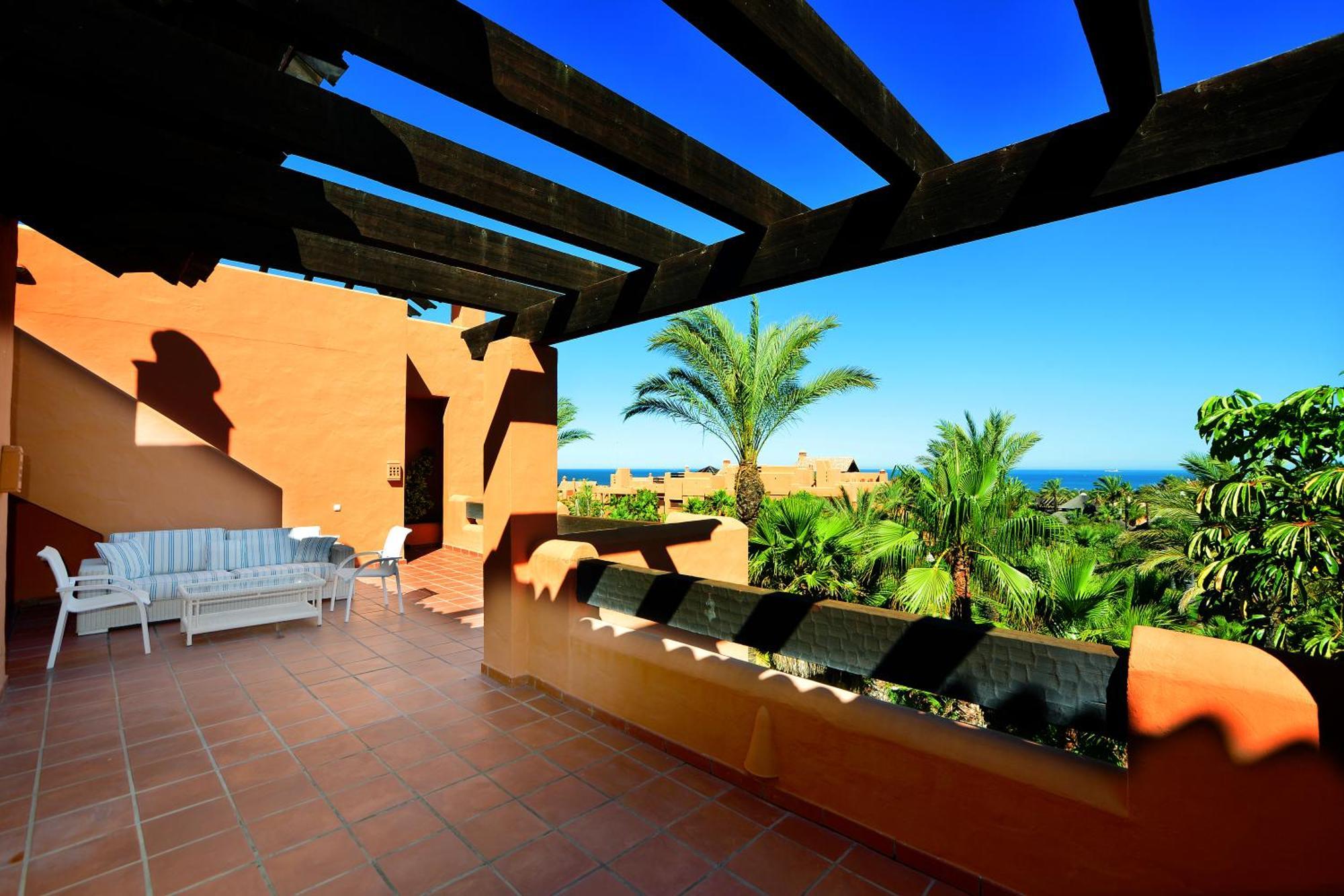 Luxury Penthouse Three-Bedroom Apartment Jacuzzi & Private Pool,1683825505:JPEG