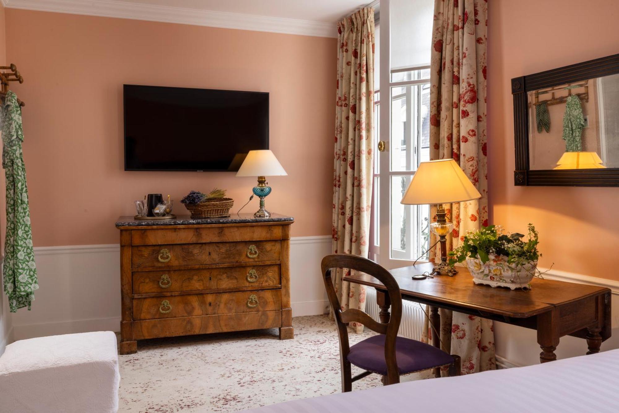 Superior Room with Balcony,1533571777:JPEG