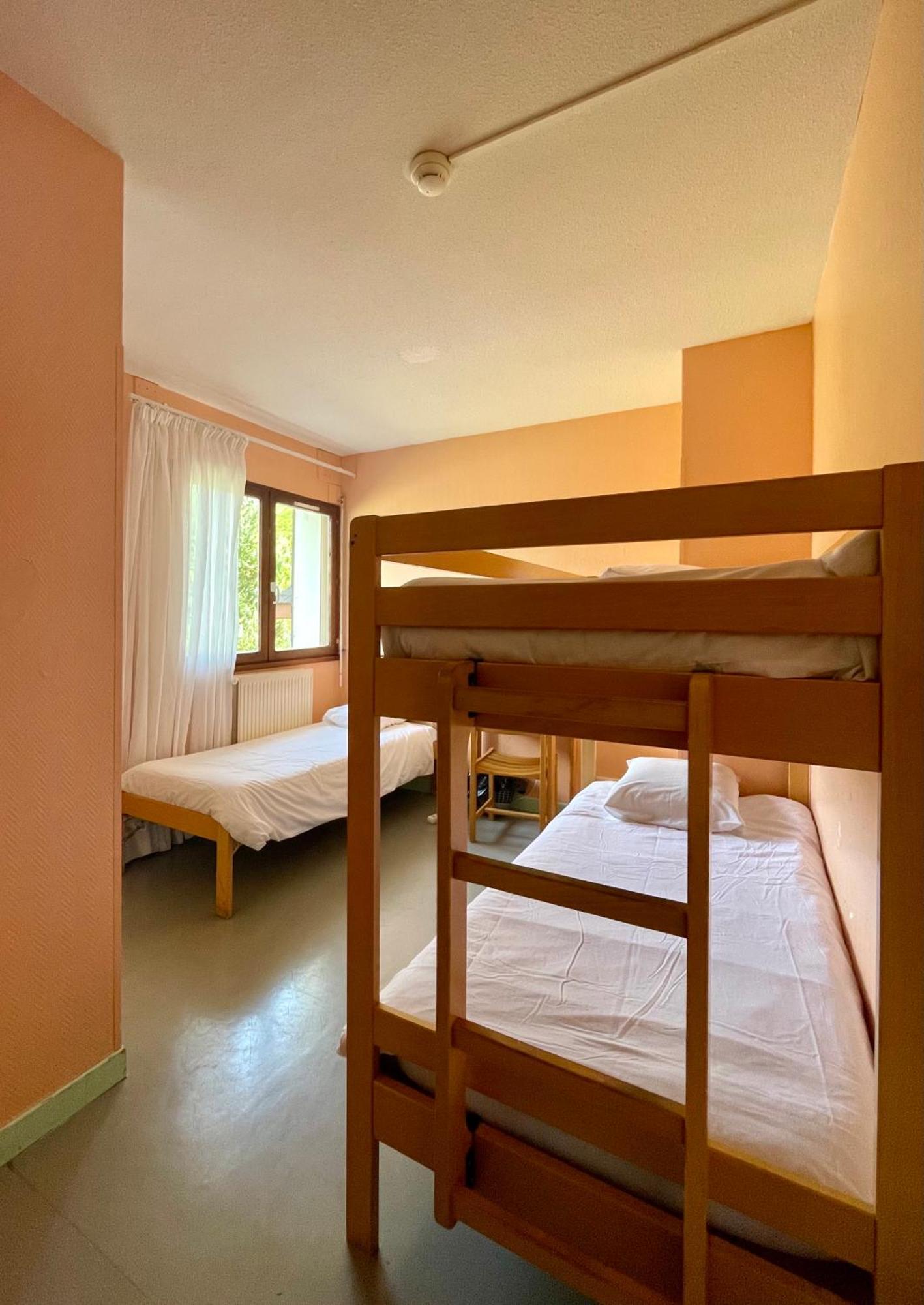 Chambre Triple avec Salle de Bains Privative