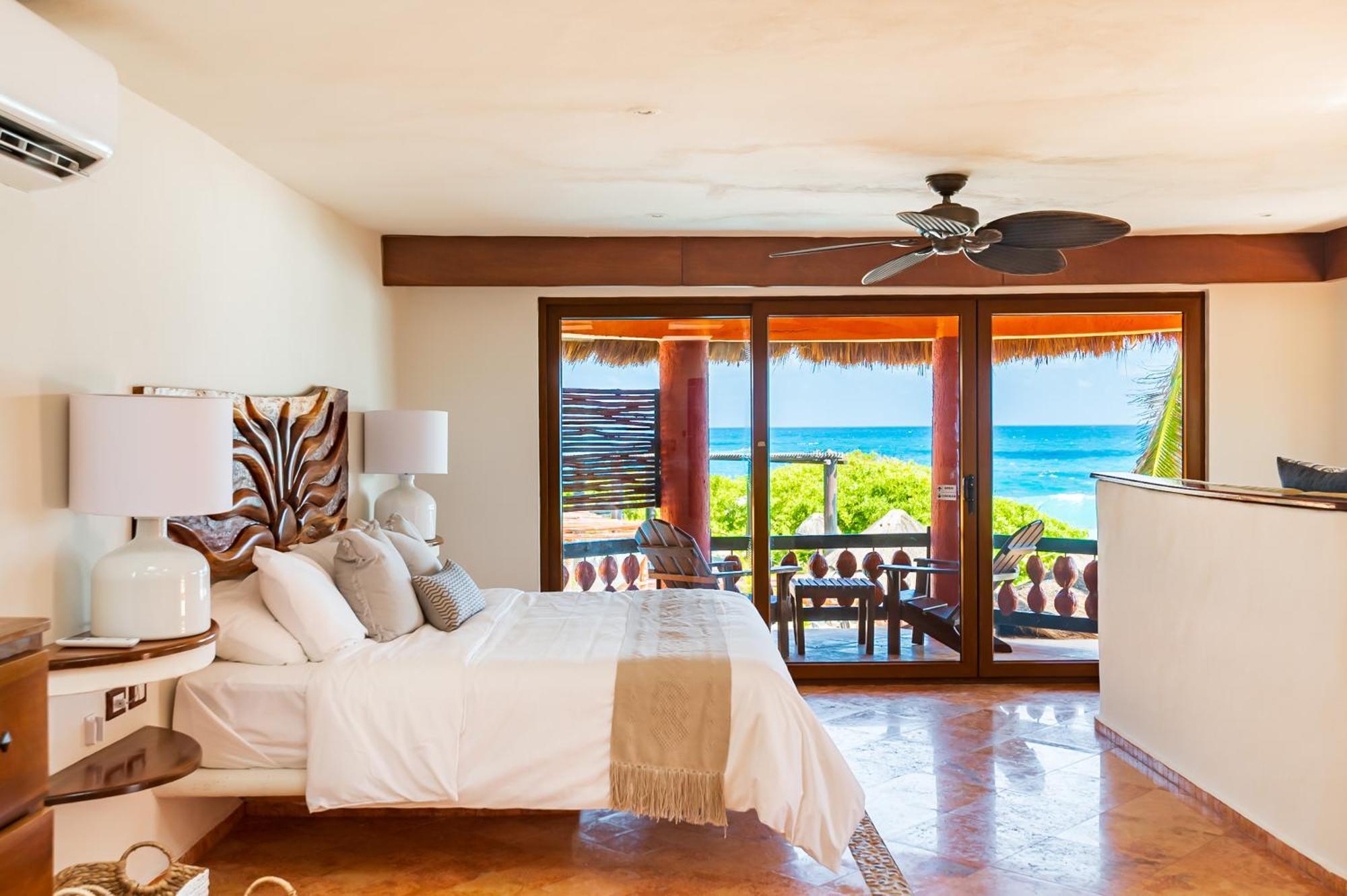 Habitación Doble Deluxe con balcón y vistas al mar