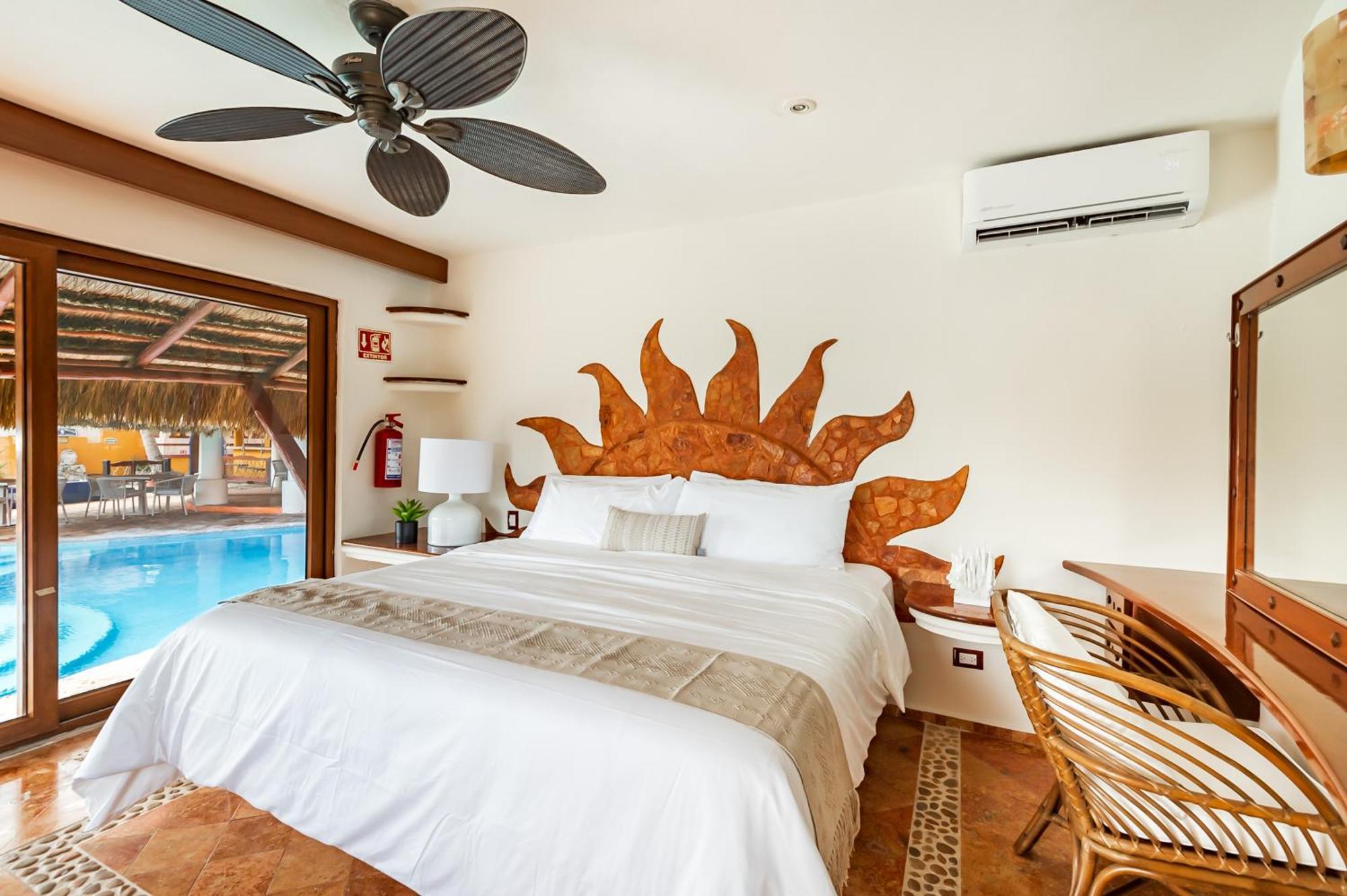 Habitación Doble con vistas a la piscina