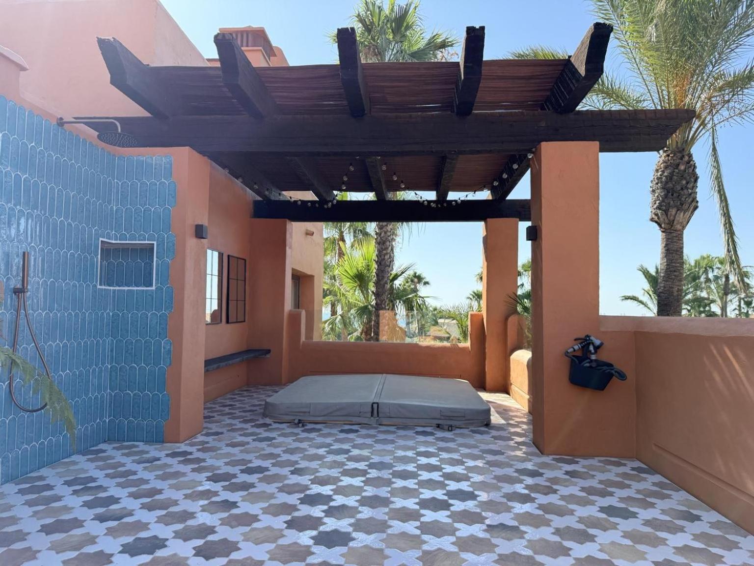 Premium Penthouse Appartement met 3 Slaapkamers en Jacuzzi