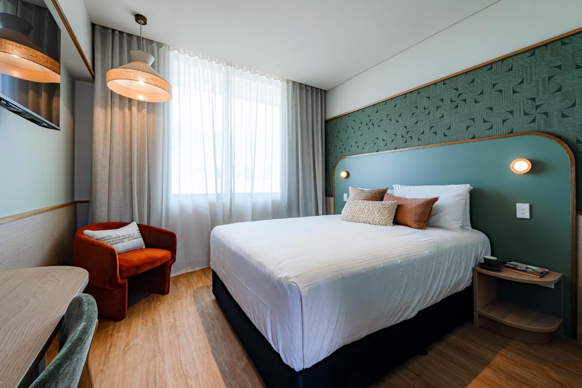 Deluxe Queen Room,1756753165:JPEG