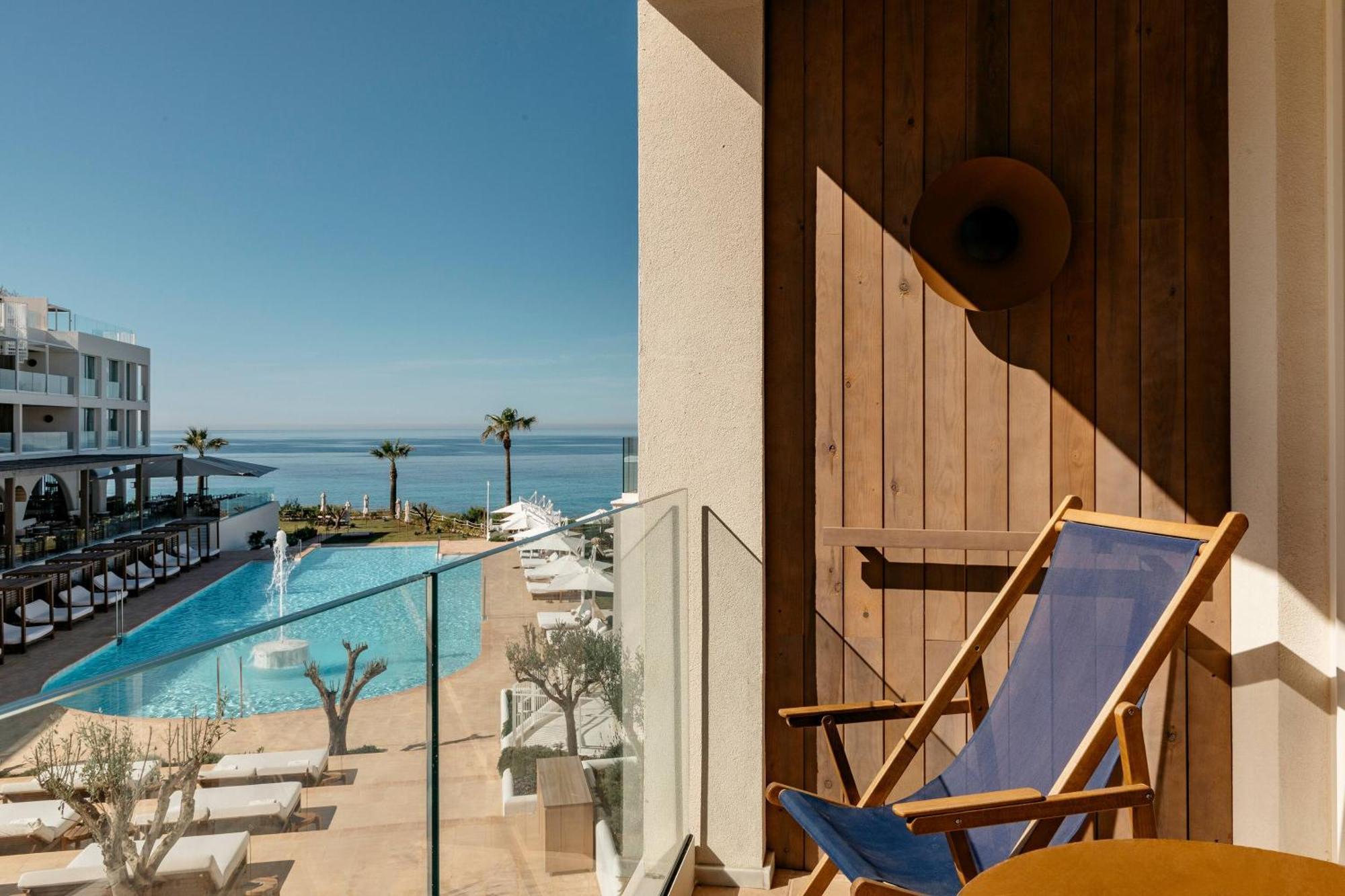 Supreme Room Lateral Sea View Terrace