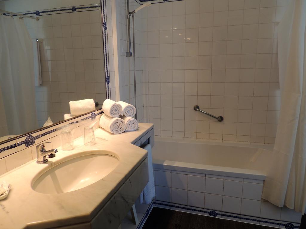 Apartamento de 1 Quarto com Vista Frontal do Mar