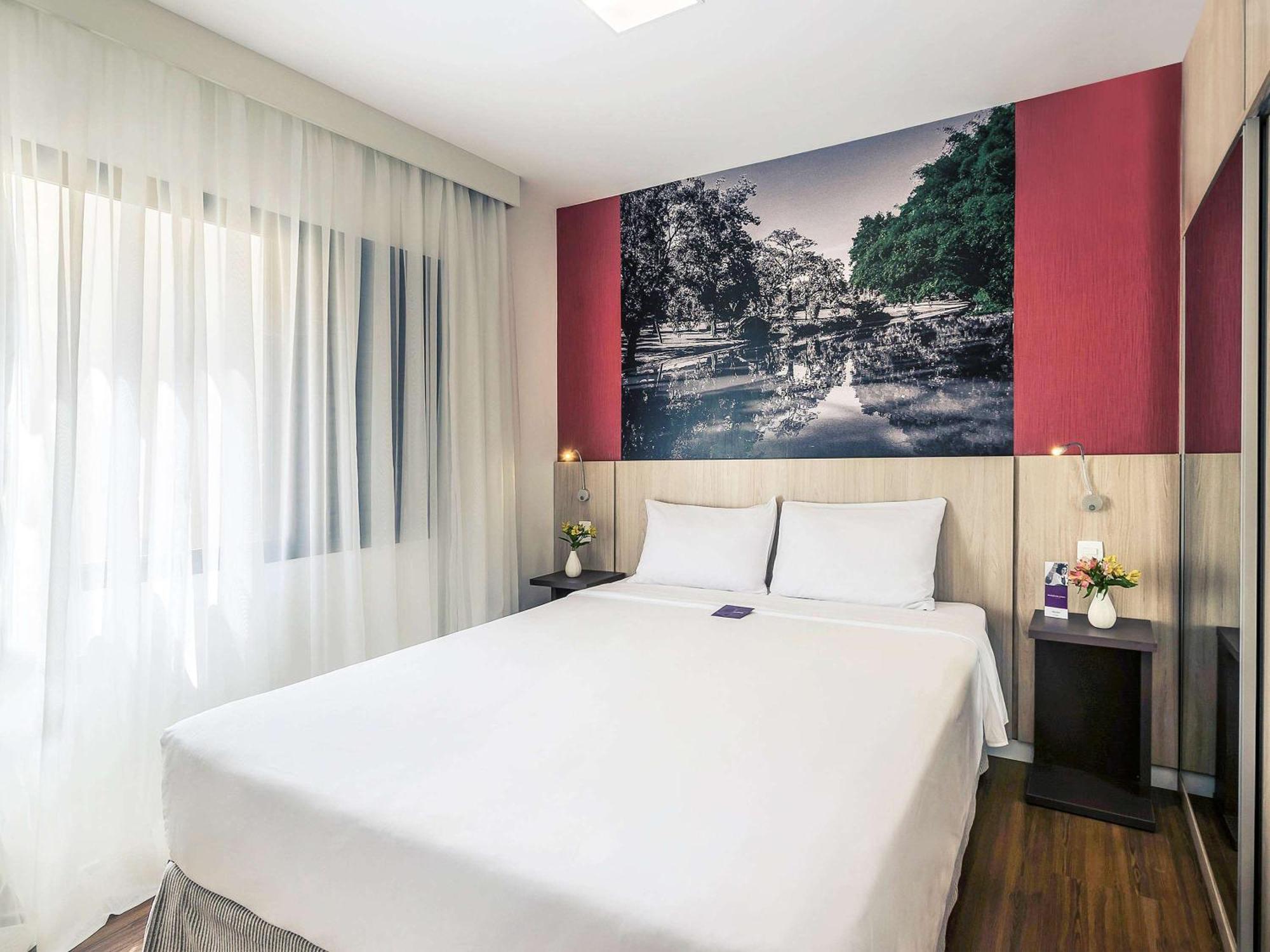 Superior Queen Suite met Bank