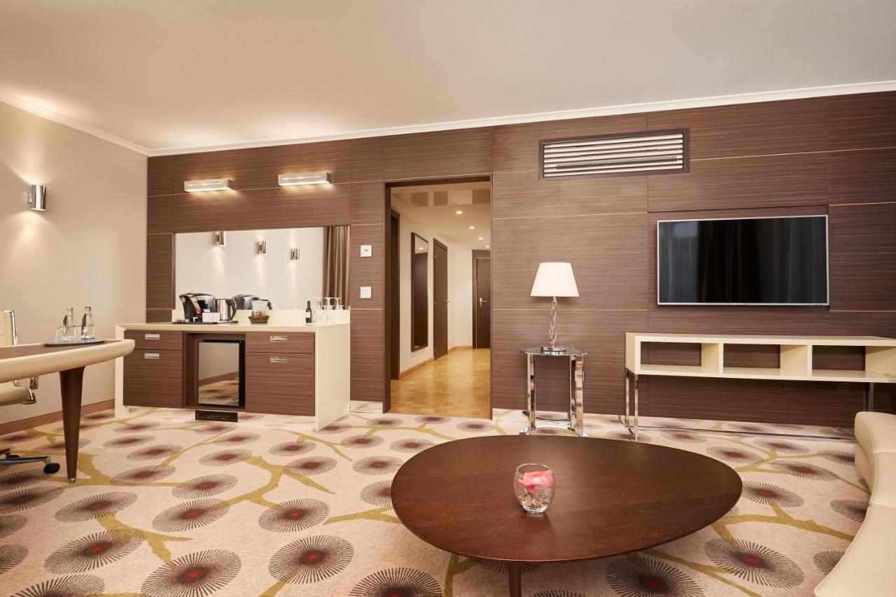 Suite Tour