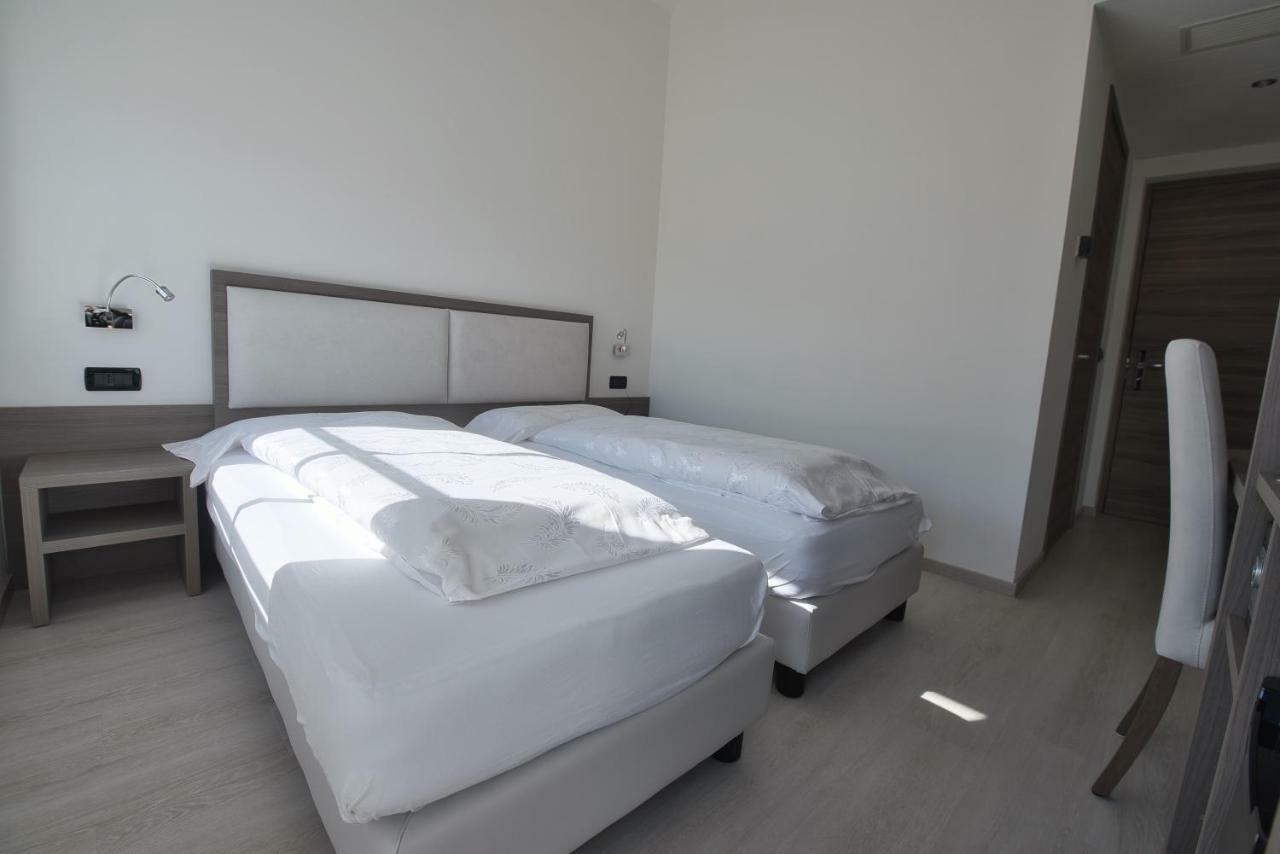 Economy Double Room,779425923:JPEG