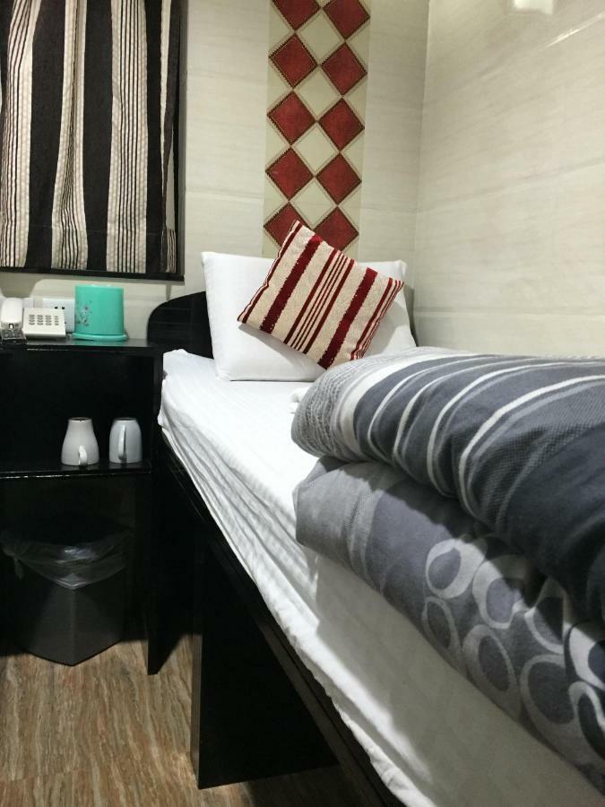Single Room Private Bathroom,892749166:JPEG