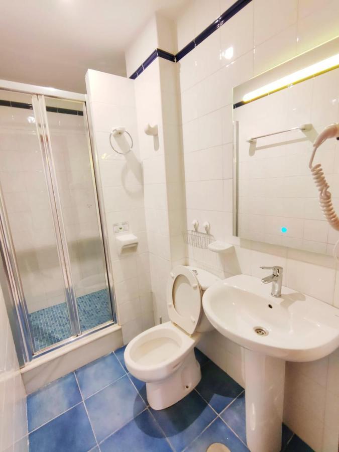 Quarto Duplo com Banheiro Privativo