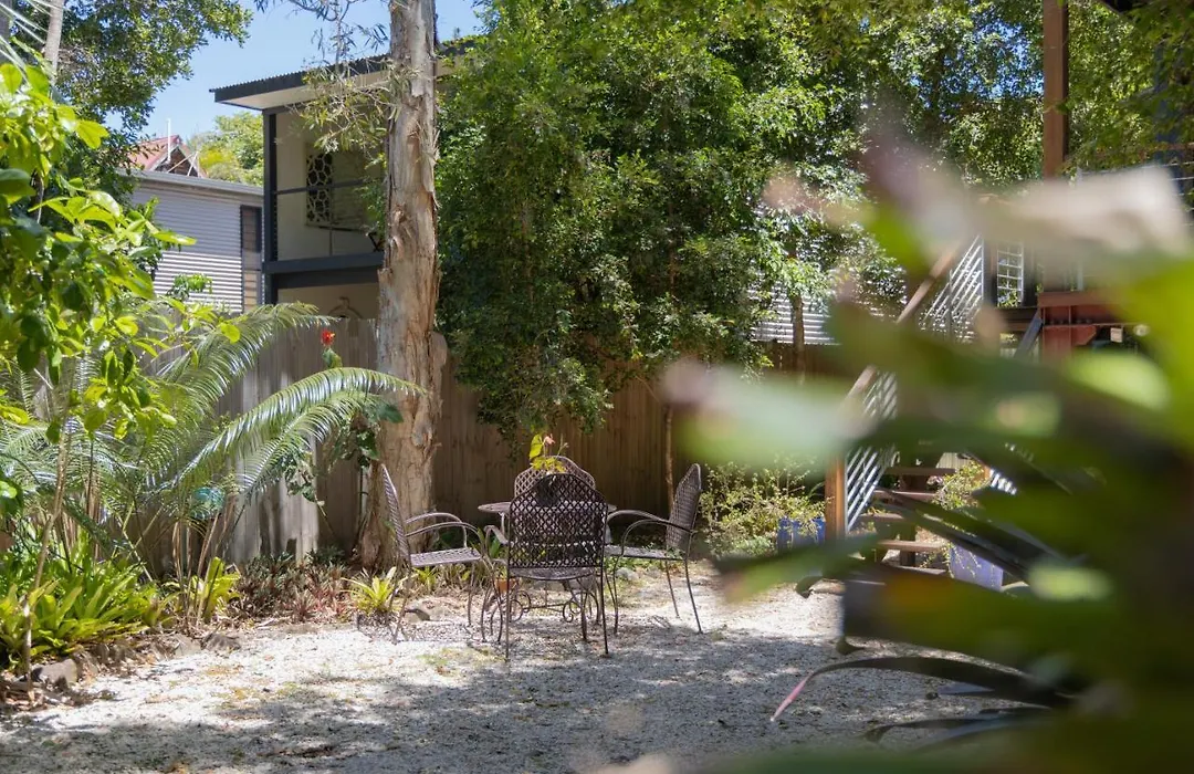 Dreamtime Belongil - House Opposite The Beach-1