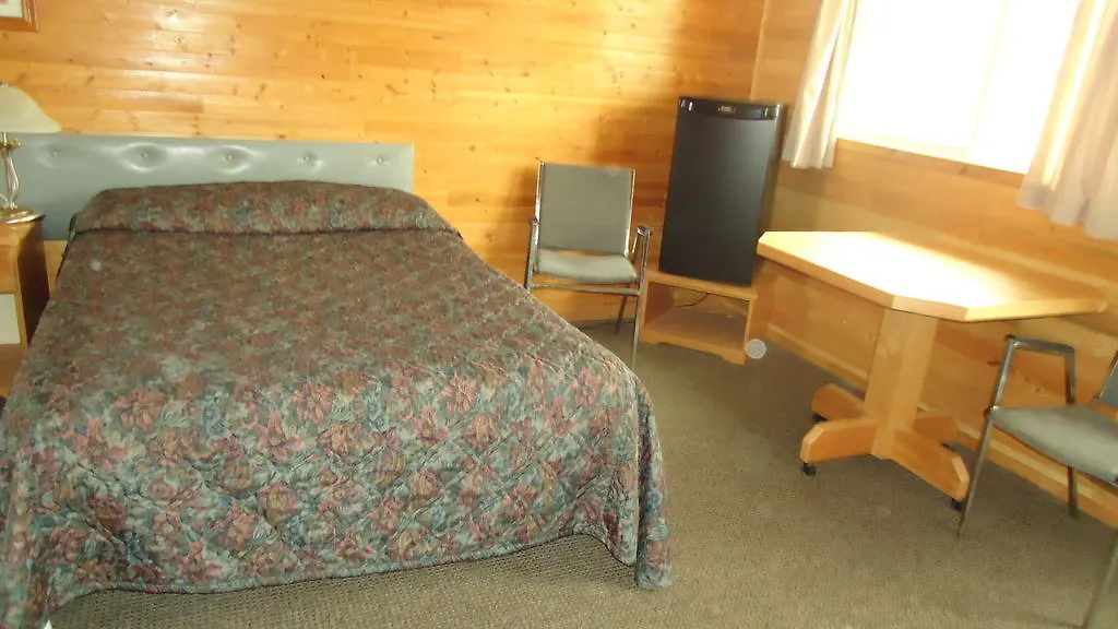 Dreamland Motel-1