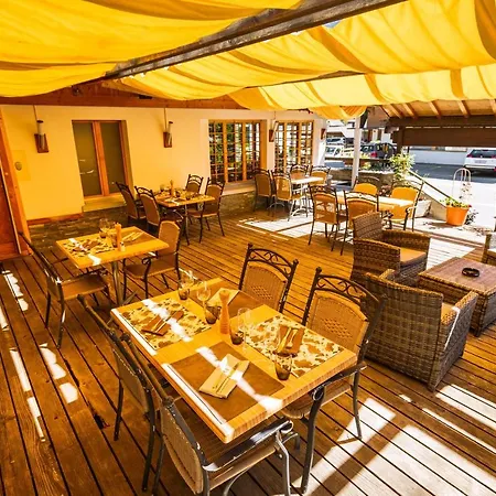 Hotel Restaurant Les Lilas-3