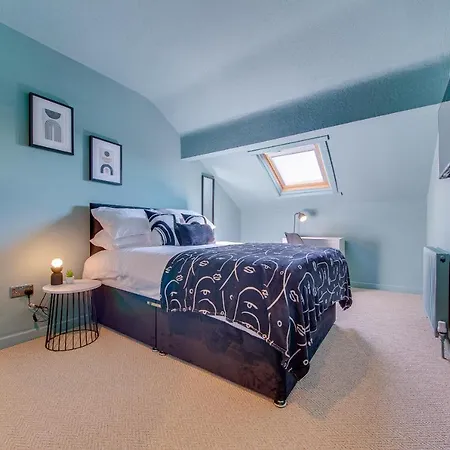 Rockfield Lodge - Air Host & Stay - Anfield-3