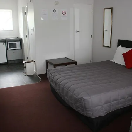 Burgundy Rose Motel-2