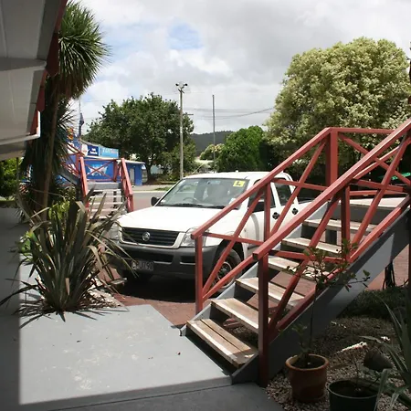 Burgundy Rose Motel-3