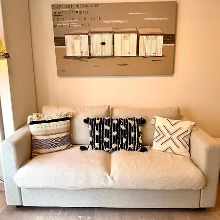 Lippens Family Apartment-2
