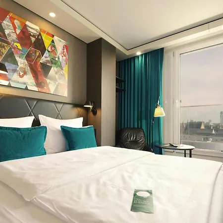 Motel One Frankfurt-Roemer-2