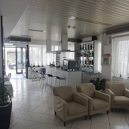 Hotel Luca-3