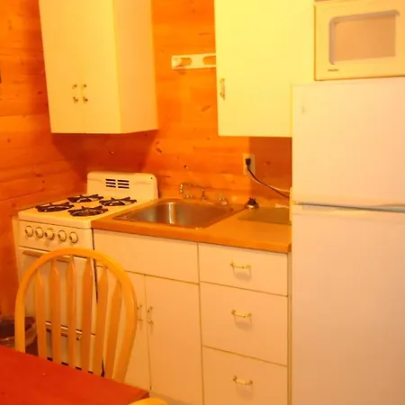 Dreamland Motel-3