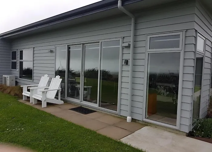 House On The Hill Bed & Breakfast New Plymouth