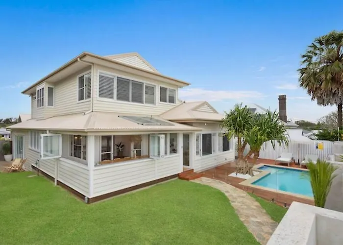 Fuller Holidays - Hacienda, Luxury 5 Bedroom Home With Pool Byron Bay