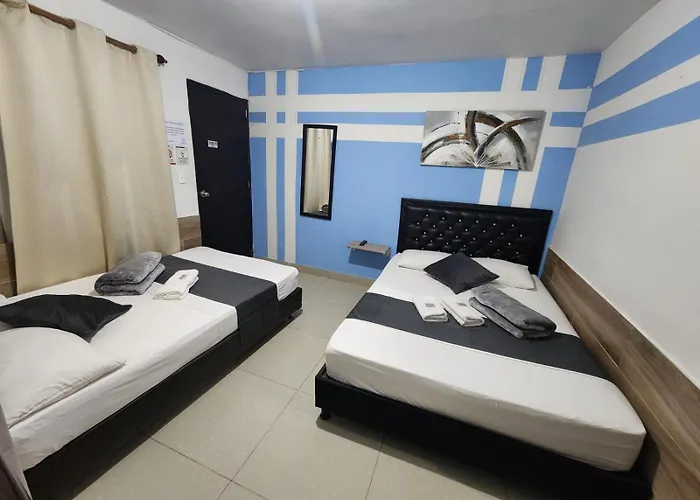 Apartahotel Calasanz Home