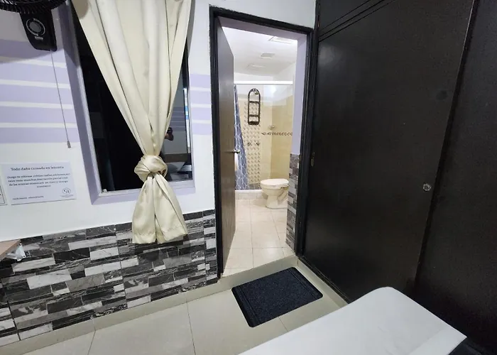 Apartahotel Calasanz Home