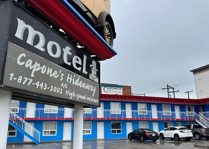 Capone'S Hideaway Motel Moose Jaw