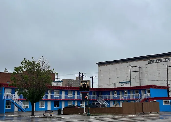 Capone'S Hideaway Motel Moose Jaw
