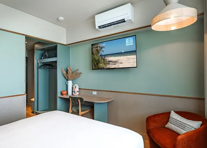 The Queens Gladstone