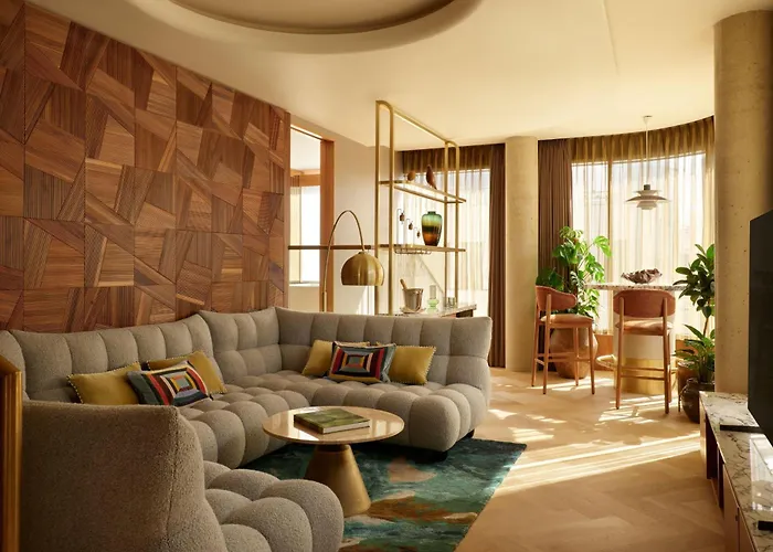 The Botree London, Curio Collection By Hilton